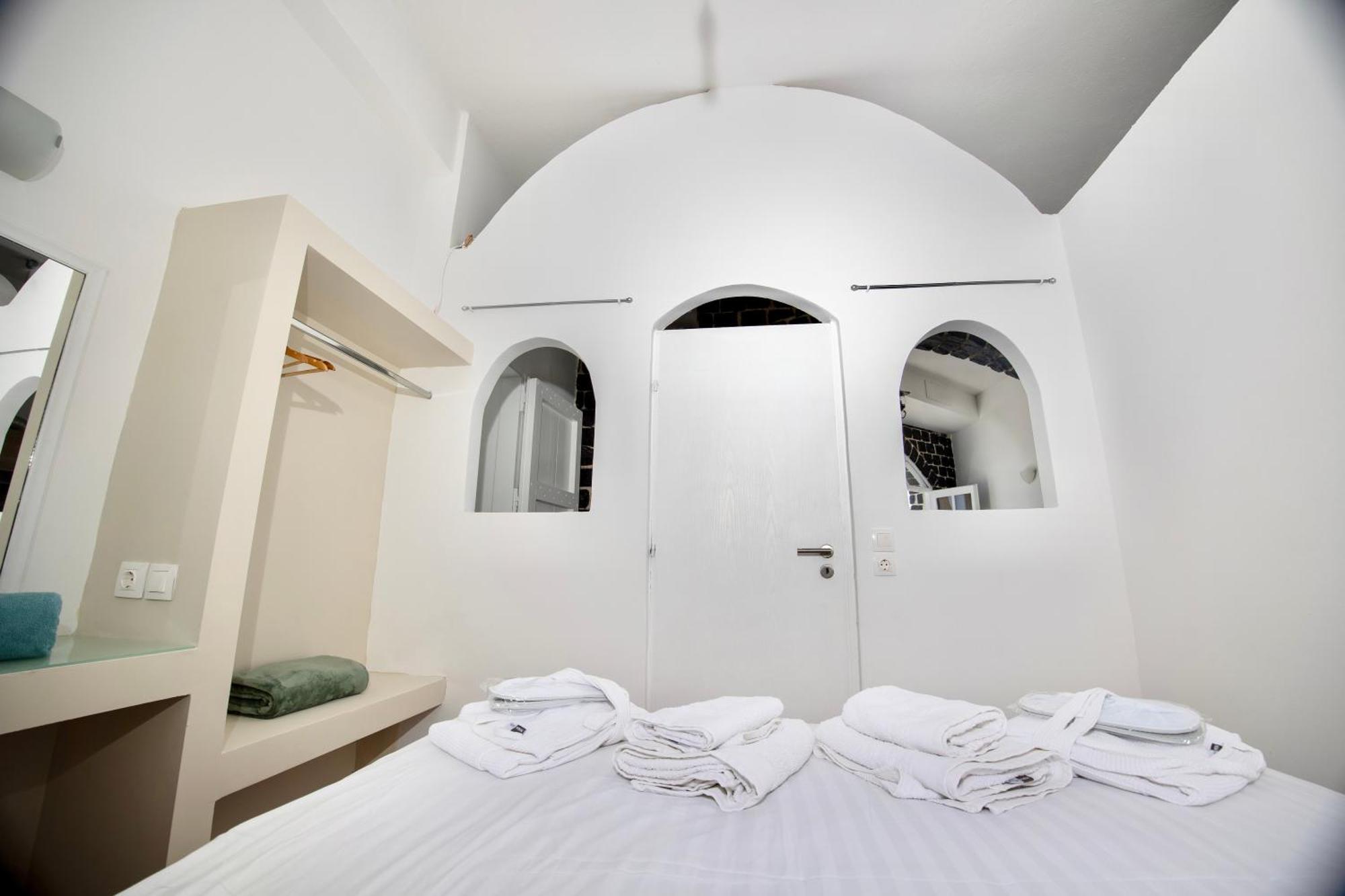 Dawn Suites Santorini Vourvoulos Номер фото